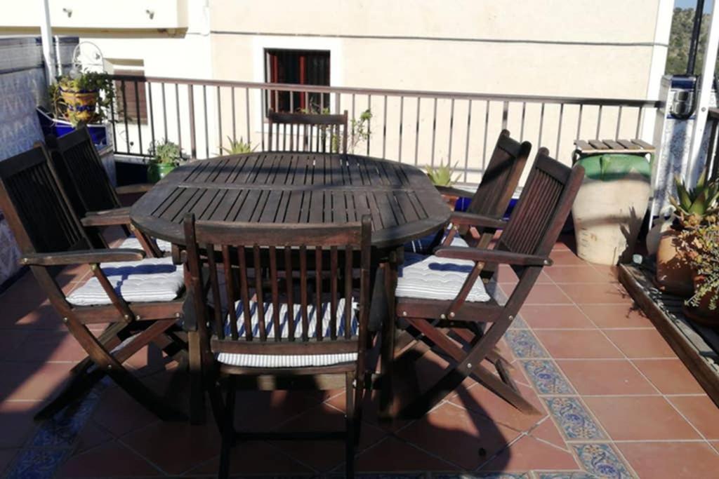 Casa Con Terraza/confortable House With Terrace Aigues